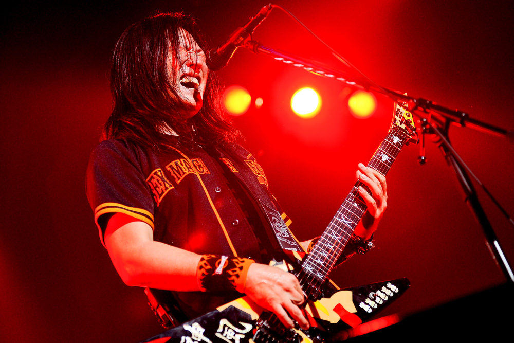 SEX MACHINEGUNS　2001年ライブ使用ドラムヘッド　直筆サイン入り BANDやろうぜ 2001年2月号 SEX MACHINEGUNS 表紙 - メルカリ